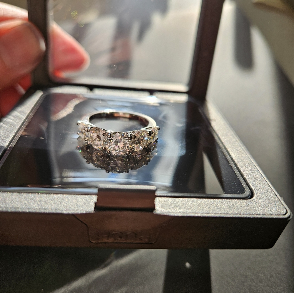 Moissanite 14k over. 925 ring sz 7